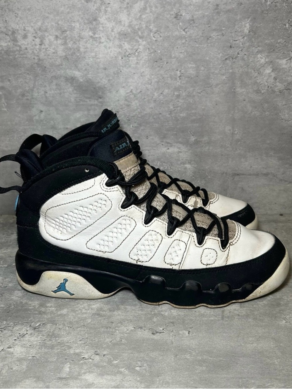 Nike Air Jordan 9 Retro Basketball Sneakers 302359-140 Women’s Sz 7 (5.5Y)